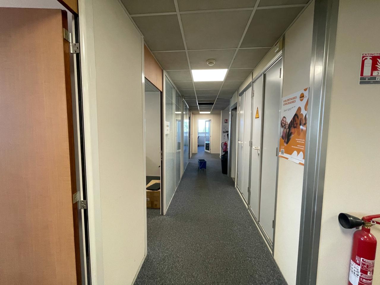 Local d'activité Chassieu 740m² Location local d'activité Chassieu Rhône OLACT2424500 5